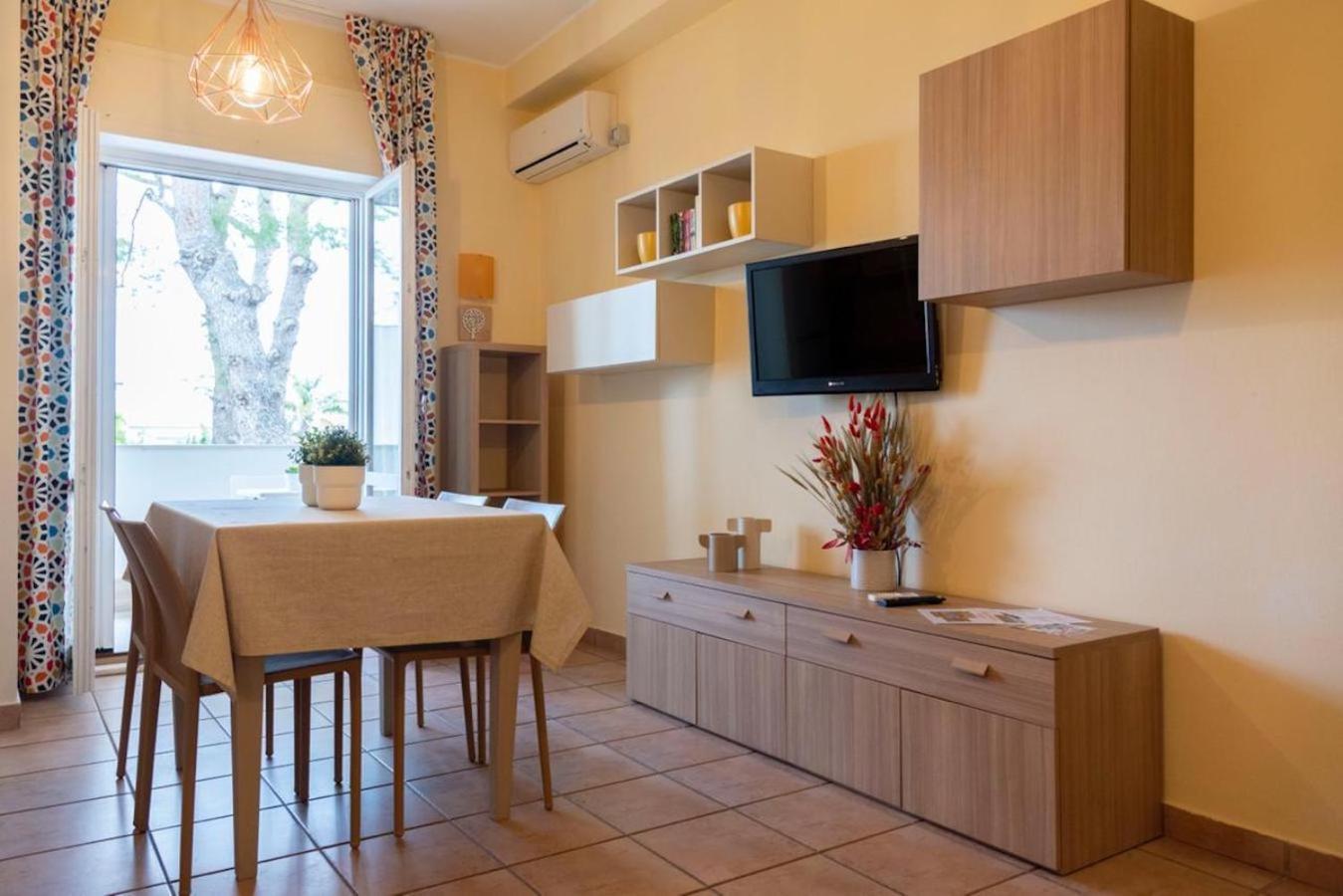 ג'ובינאצו Blu Sun Apartment In Complesso Riva Del Sole מראה חיצוני תמונה