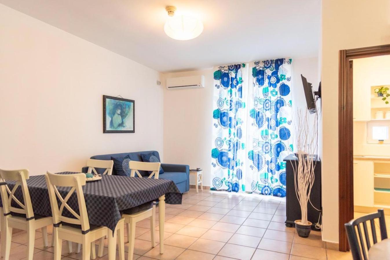 ג'ובינאצו Blu Sun Apartment In Complesso Riva Del Sole מראה חיצוני תמונה